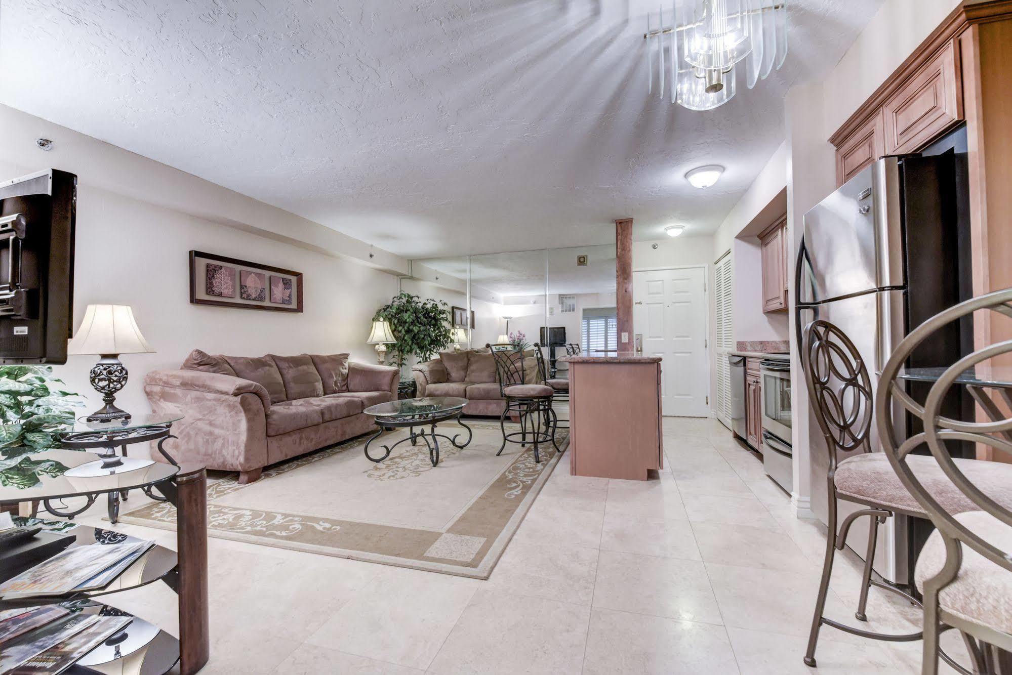 الشقق الفندقية لاس فيغاسفي  Getaways At The Jockey Club المظهر الخارجي الصورة