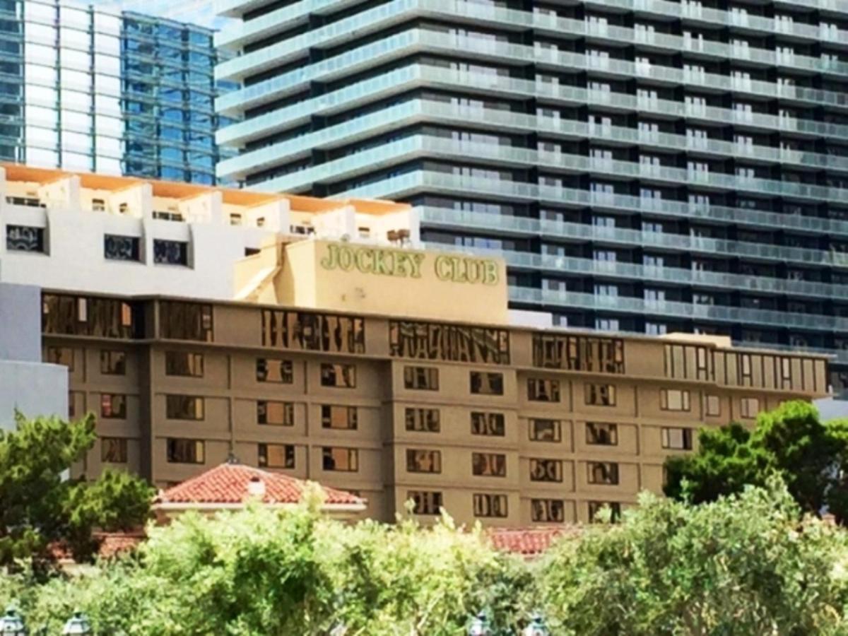 الشقق الفندقية لاس فيغاسفي  Getaways At The Jockey Club المظهر الخارجي الصورة